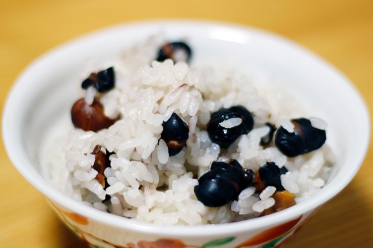 滋味あふれる黒大豆ご飯