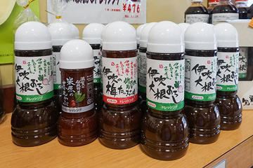 伊吹大根を使ったドレッシングなどオリジナル商品も充実!