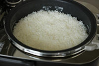 炊飯後はすぐに蓋をあける